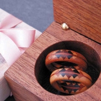 木の指輪屋さん